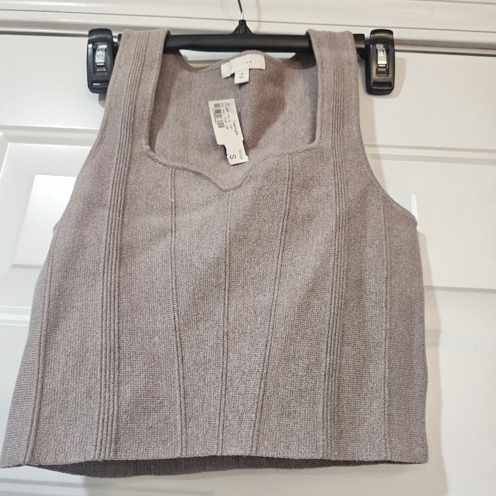 All Row Sleeveless knit top size small